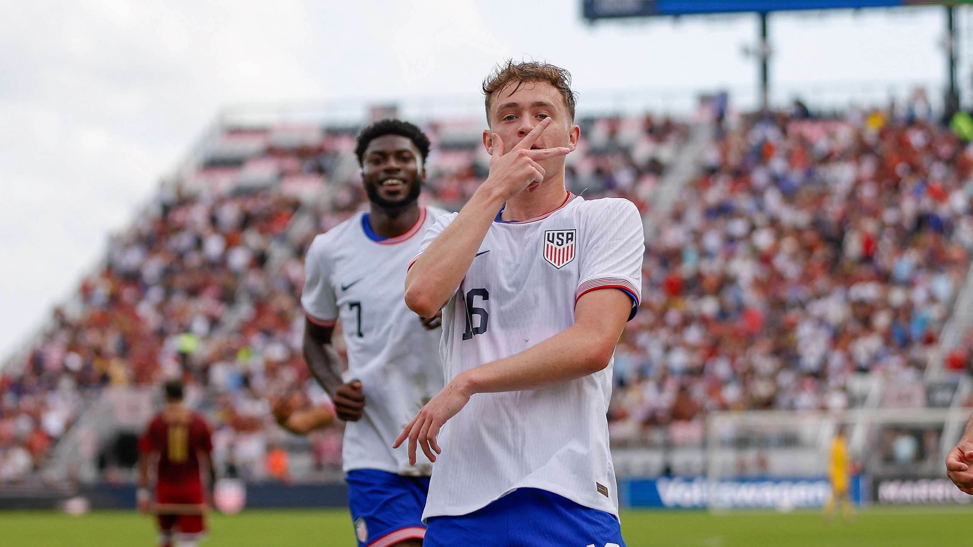 随着比赛的 随着比赛的